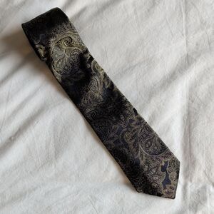 Hickey Freeman Navy and Gold Paisley Tie